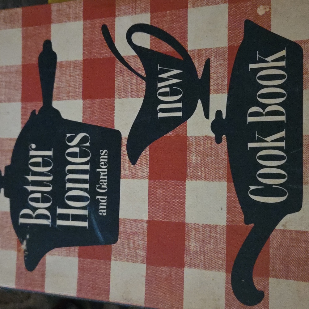 Mid Century Better Homes and Gardens Checkered Red and White Cookbook 1970s